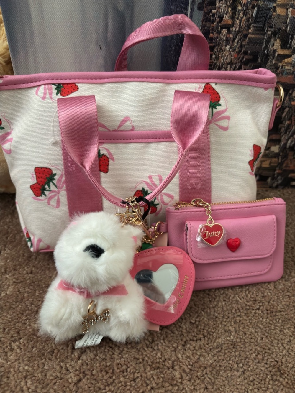 Juicy couture strawberry Handbag with three charms NWT - Picture 2 of 6